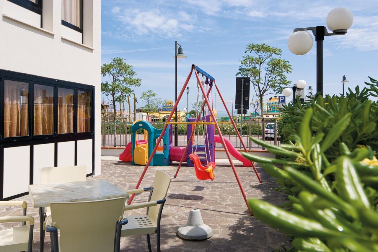 Little Hotel チェゼナーティコ エクステリア 写真