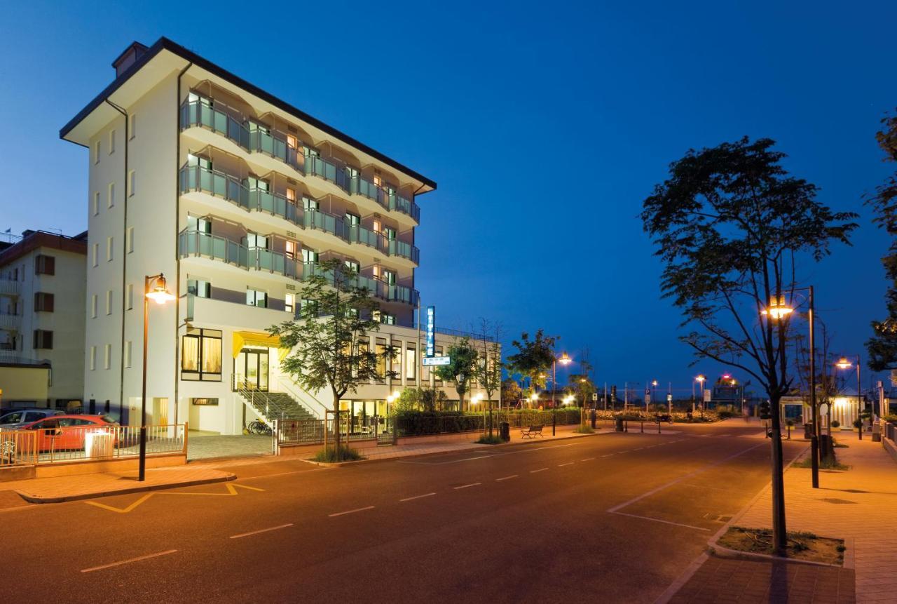 Little Hotel チェゼナーティコ エクステリア 写真