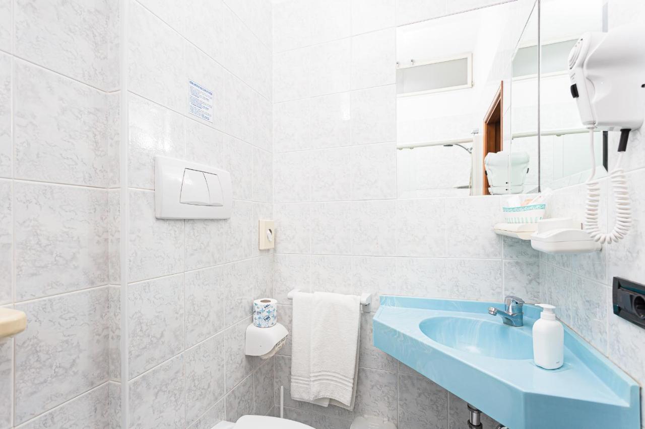 Little Hotel チェゼナーティコ エクステリア 写真