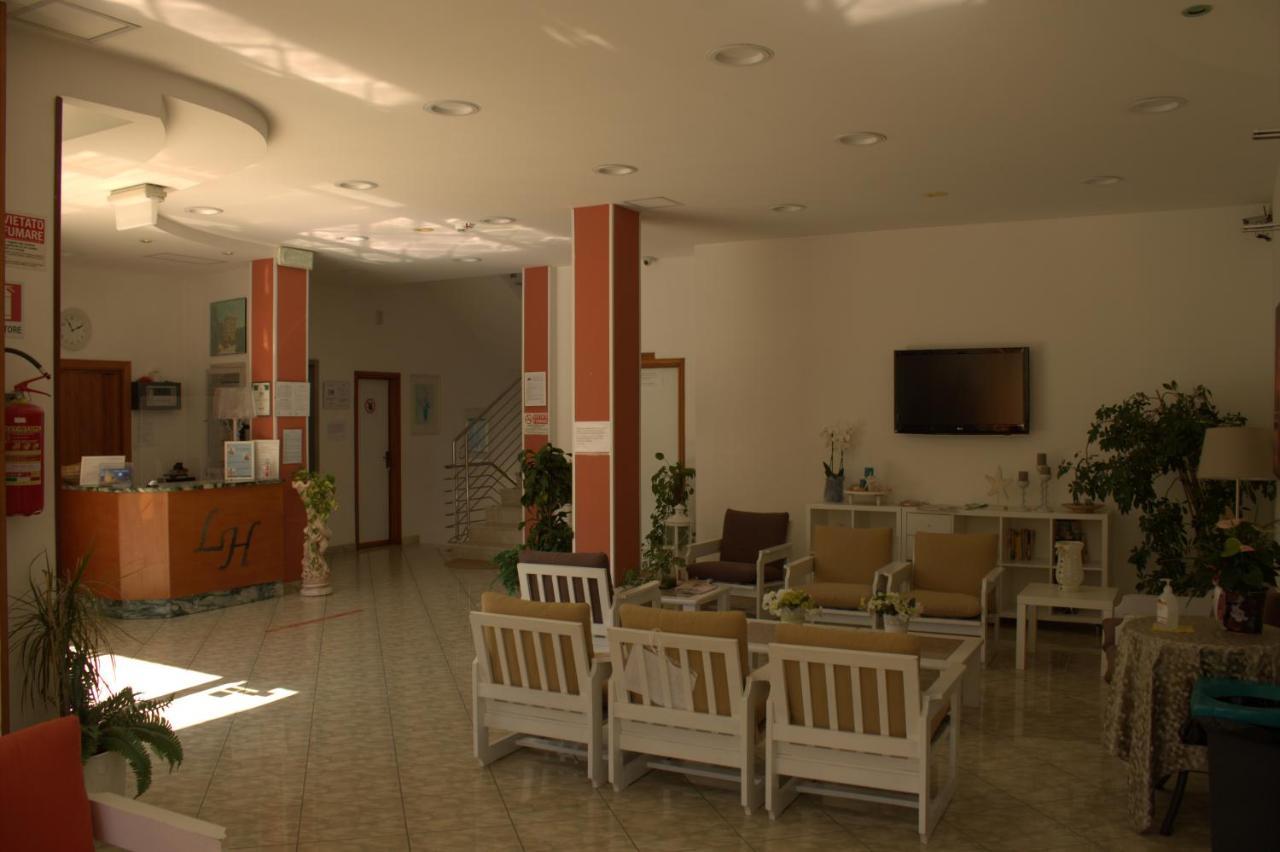 Little Hotel チェゼナーティコ エクステリア 写真