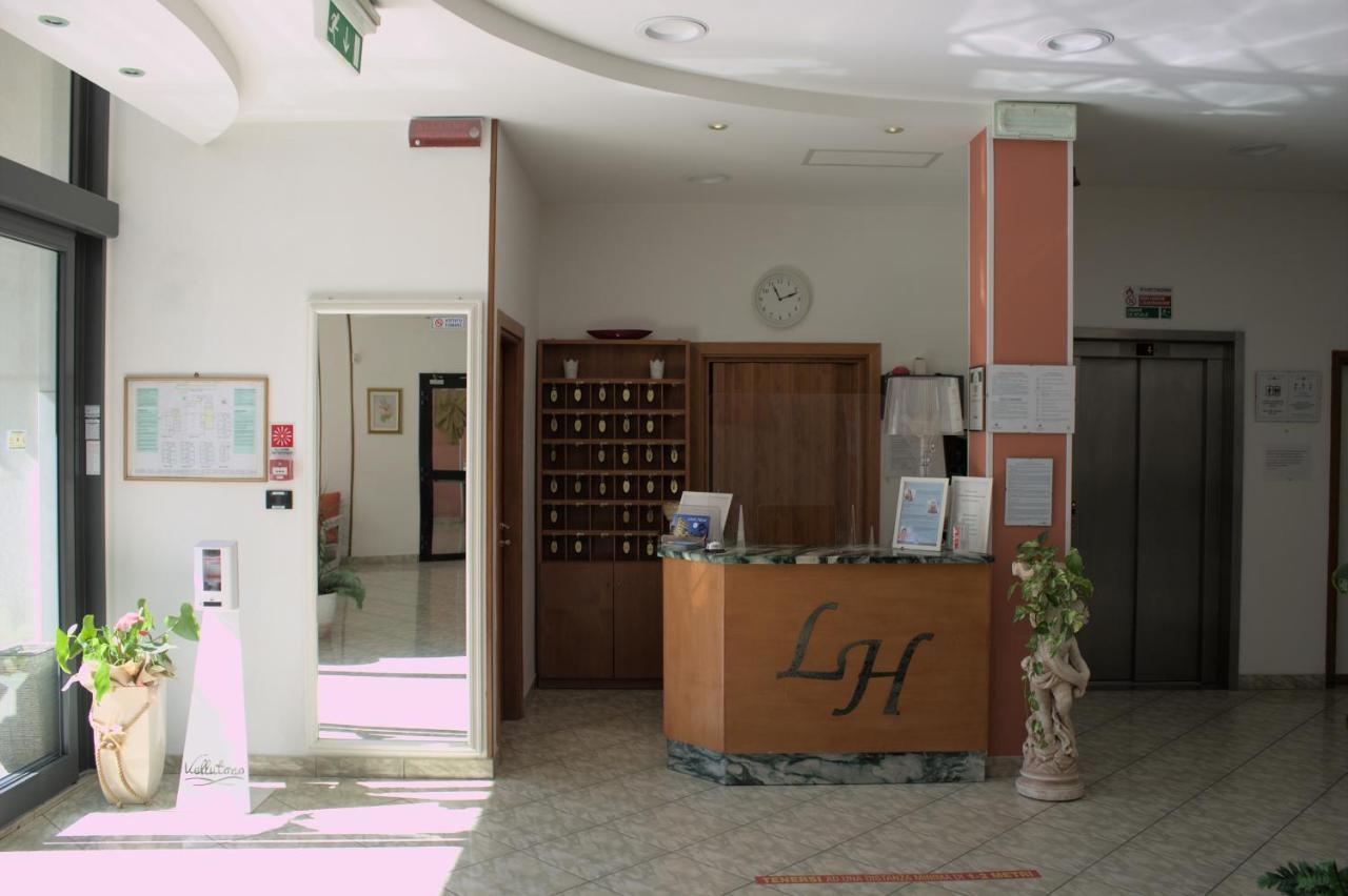 Little Hotel チェゼナーティコ エクステリア 写真